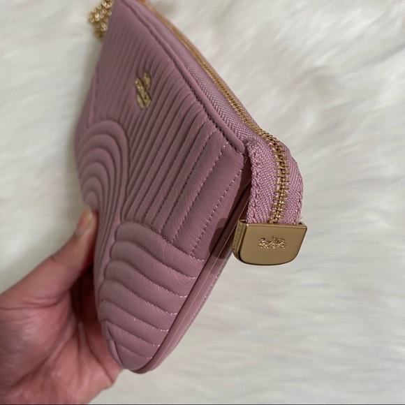 NEW Coach Large Wristlet Clutch Deco Quilting F79934 - Picture 3 of 6